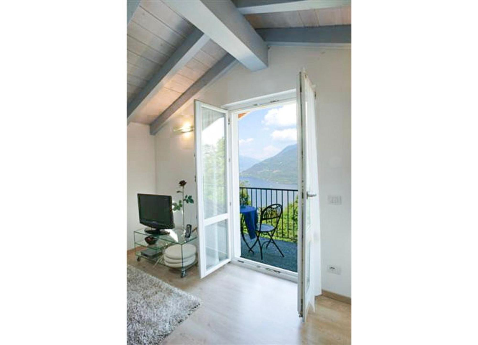 Casa Erica Lägenhet Cannobio Exteriör bild